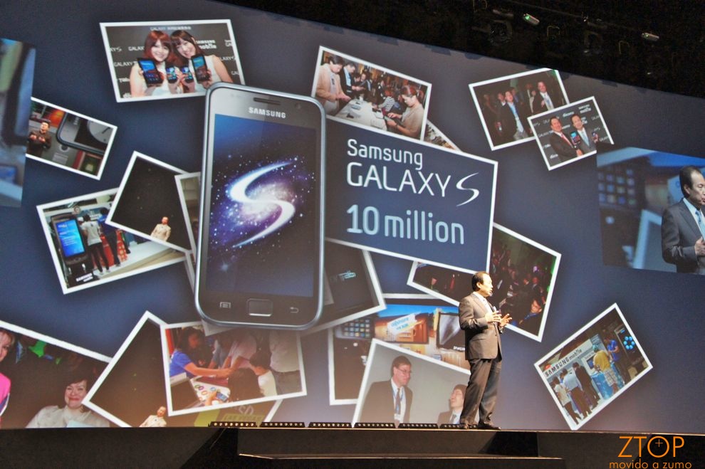 J.K. Shin, presidente da Samsung Mobile, anuncia a venda de 10 milhões de unidades do Galaxy S em todo o mundo
