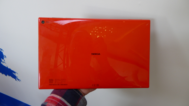 Nokia Lumia 2520 - 3