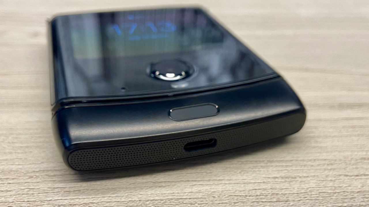 Hands-on: Motorola razr - INTERFACES