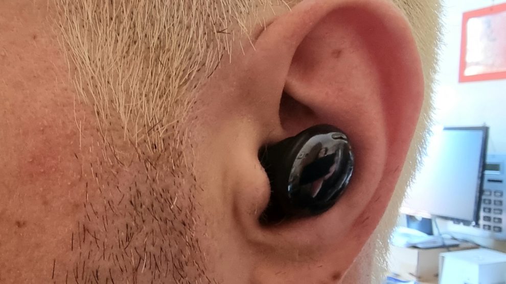 Galaxy Buds Pro no ouvido: bom encaixe